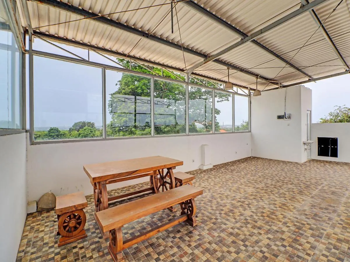 מלון Tuban Capital O 92039 Runways House
