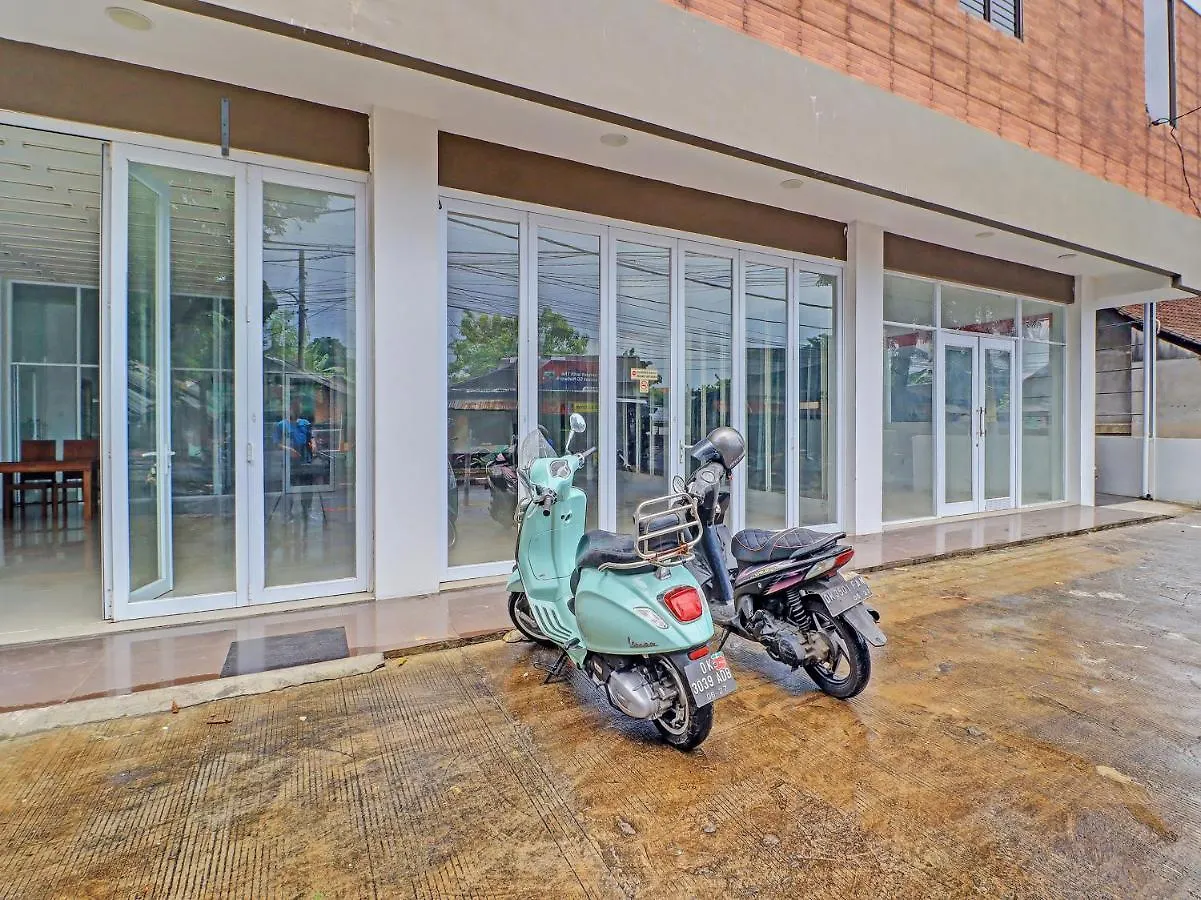 מלון Tuban Capital O 92039 Runways House אינדונזיה